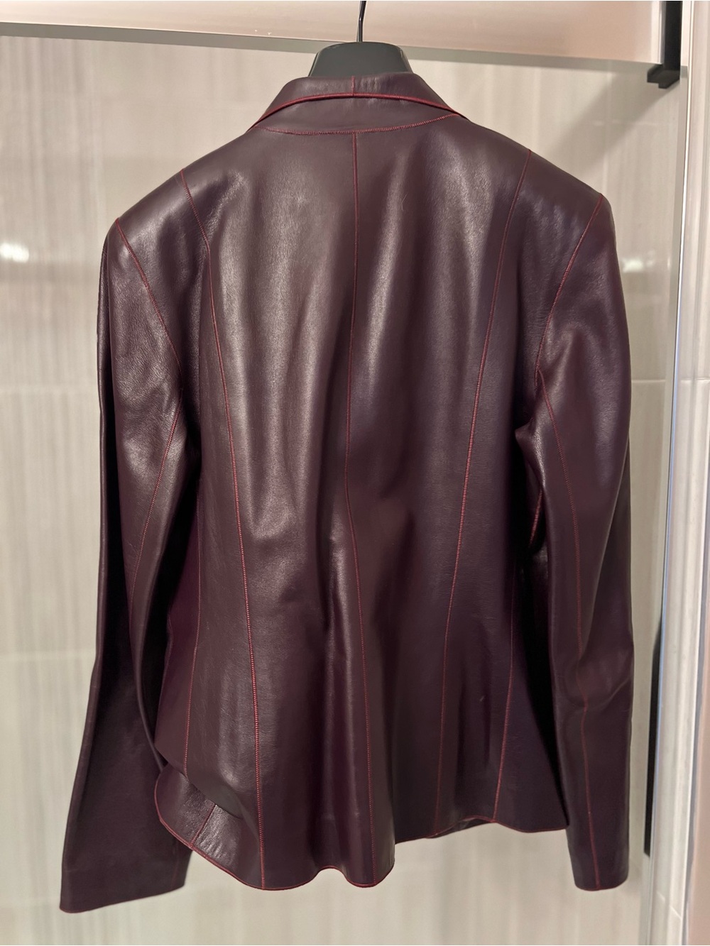 Cole Haan Burgundy Aubergine Soft Lambskin Leather Zip Jacket Contrast Stitch. - Picture 2 of 5